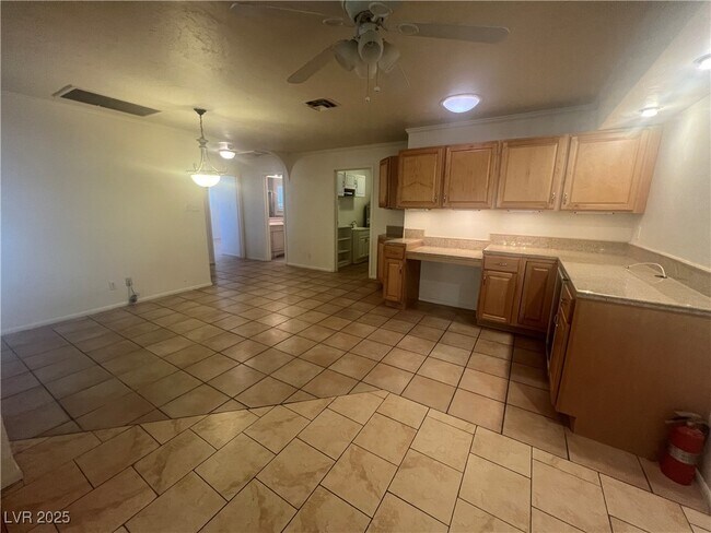 Building Photo - 1650 Waldman Ave