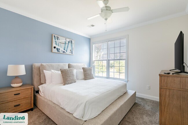 Building Photo - 2118 Silvercrest Dr