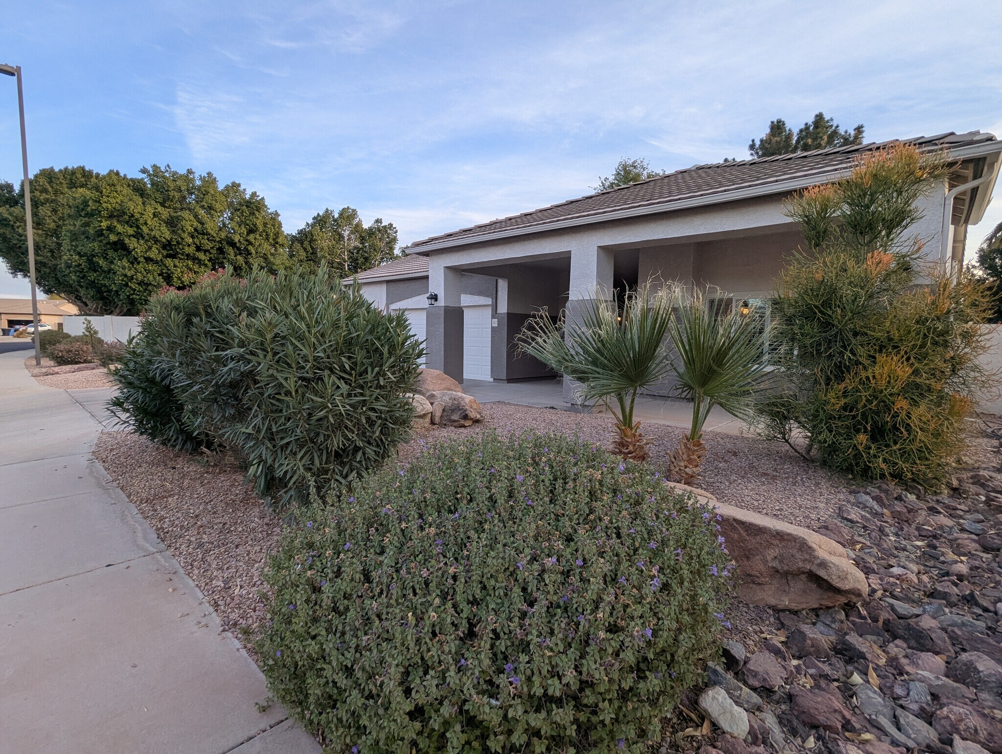 Building Photo - 267 E Smoke Tree Rd