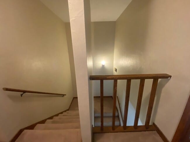 Building Photo - 2261 Claremont Ln