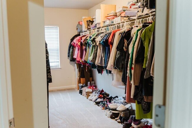 Building Photo - 3830 Kittery Point SW