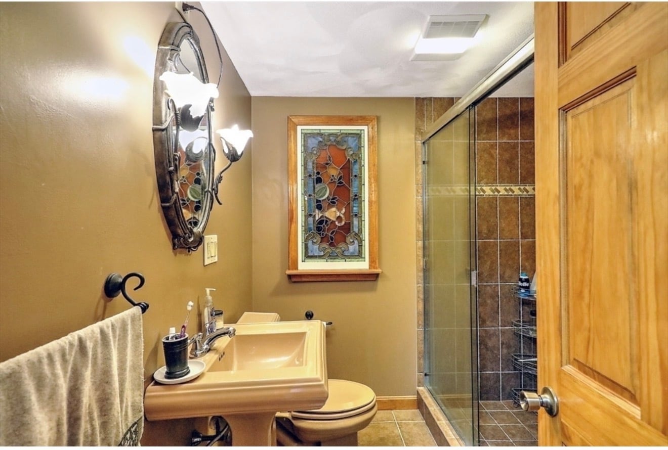 Building Photo - 103 Walnut St