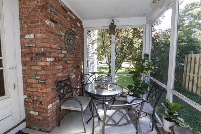 Building Photo - 2856 Elmwood Ave