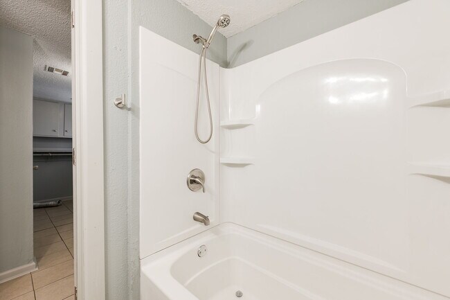 Building Photo - 3332 NW 28th St