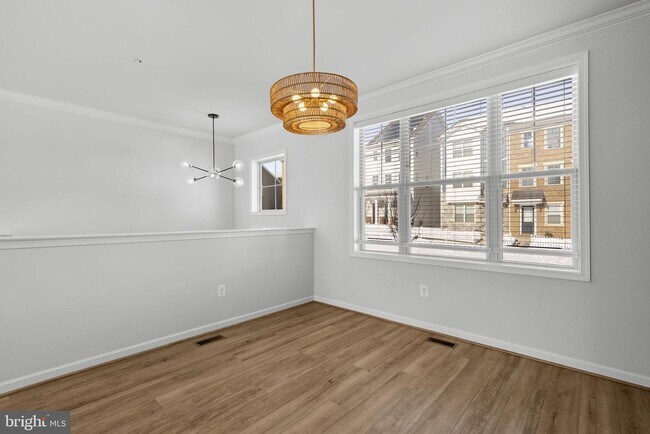 Building Photo - 257 Redpoll Alley