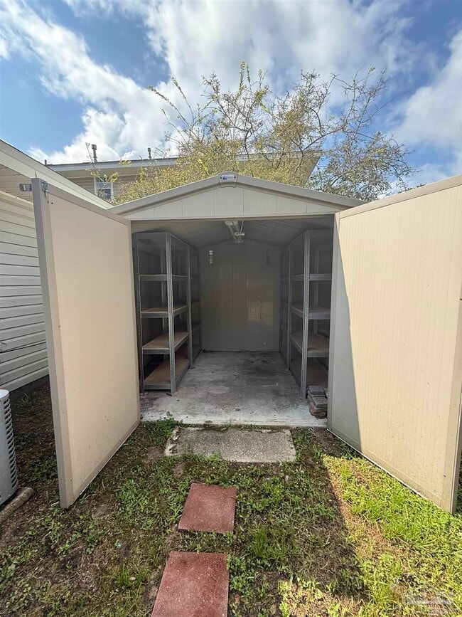 Building Photo - 6299 Cottage Woods Dr