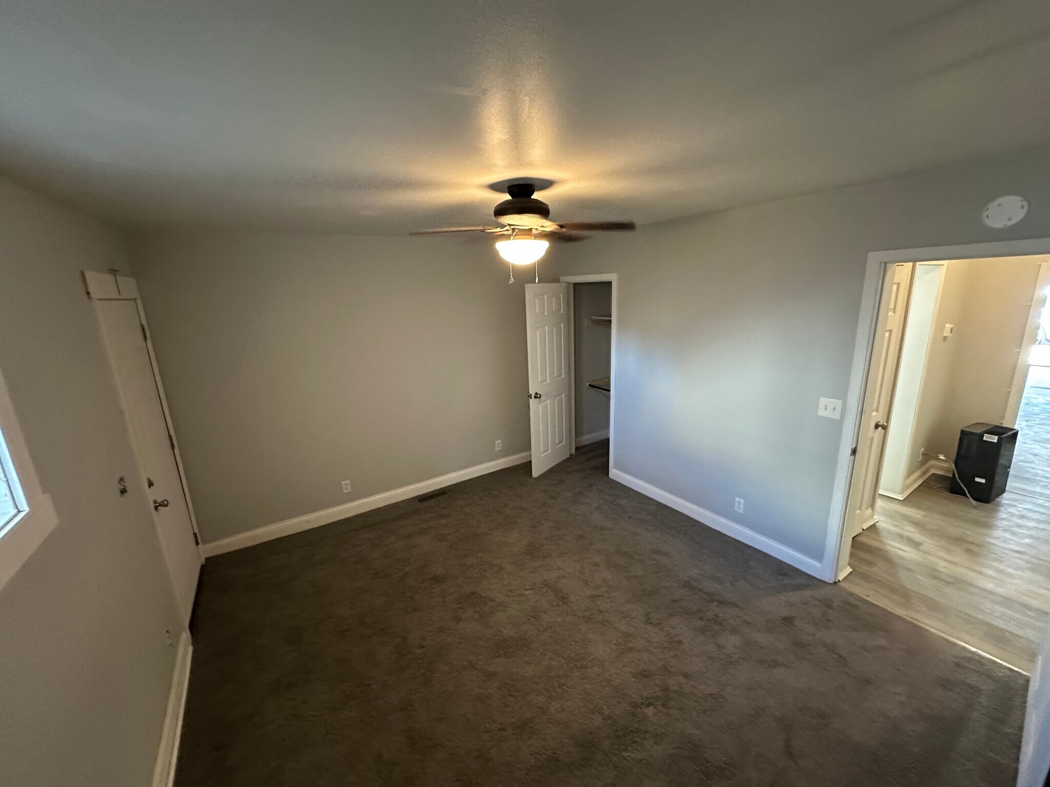 Building Photo - 35 E High St