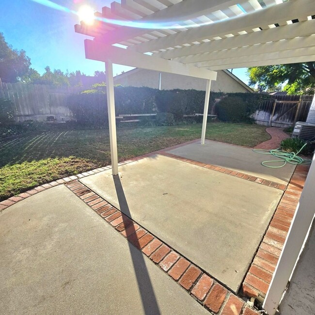 Building Photo - Welcome Home! 4 Bedroom HOUSE available NOW!