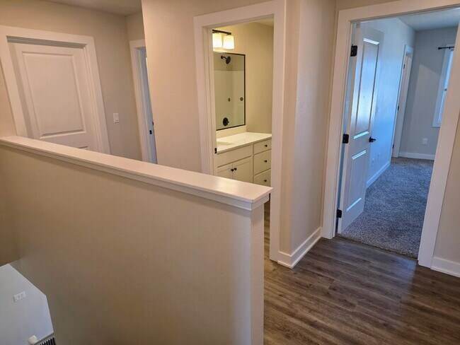 Building Photo - 6951 Bluebell Ct