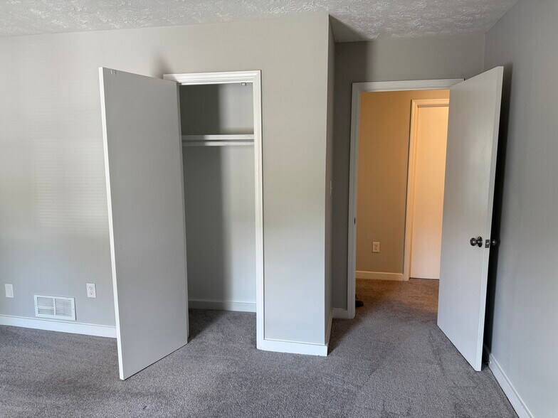 Bedroom 1 - 1071 Oakland Ave SE