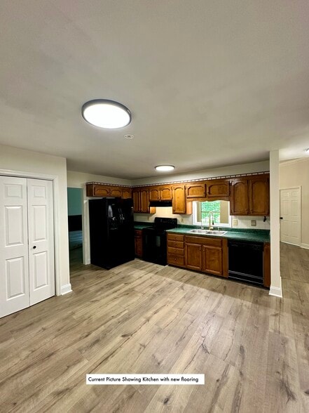 Building Photo - 1024 Steven Springs Ct