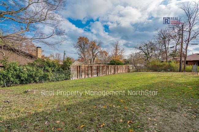 Building Photo - Charming Rockwall Home!