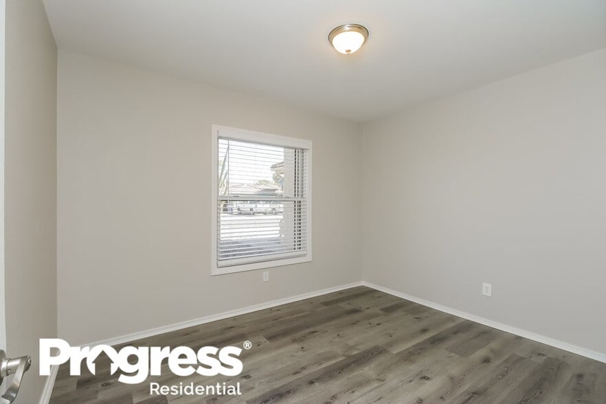 Building Photo - 814 N Sailors Way