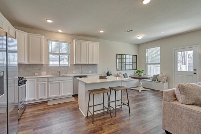 Building Photo - 4417 Longleaf Timbers Ct