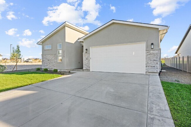 Building Photo - Charming 3 Bed, 2 Bath Home in Nampa, ID with Spacious Layout and Modern Touches!