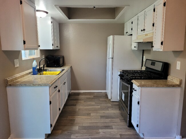 Building Photo - 609 Bennett Ave