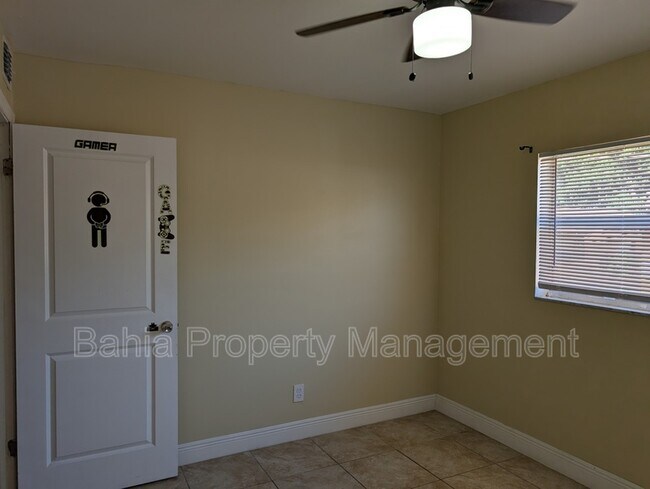Building Photo - 8944 Temple Terrace Hwy