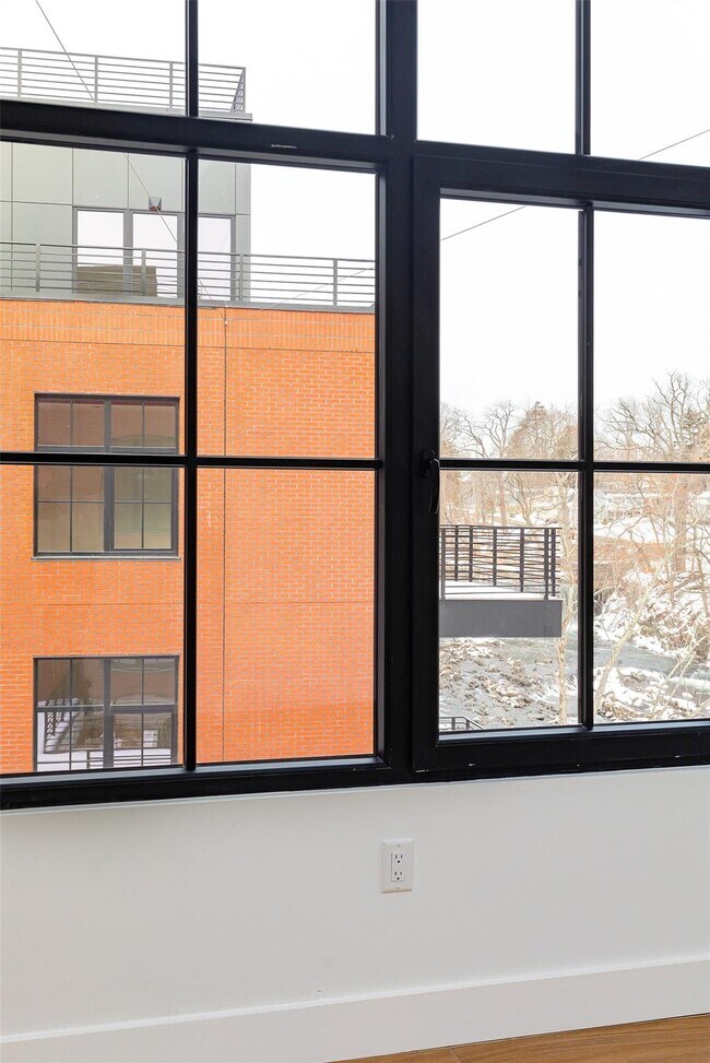 Building Photo - 200 Arno Dr