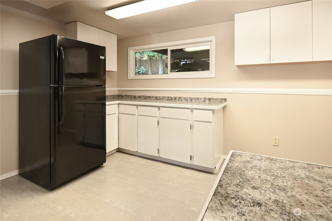 Building Photo - 10409 NE 130th St