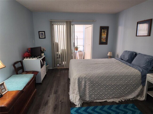 Building Photo - 3064 Lake Bayshore Dr