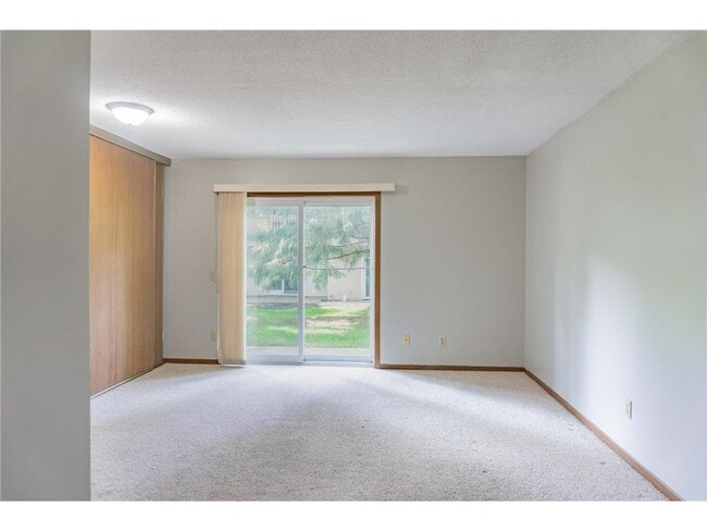Building Photo - 17494 Pond Cir