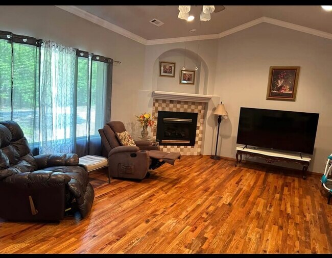 Primary Photo - 7 Ulverston Dr