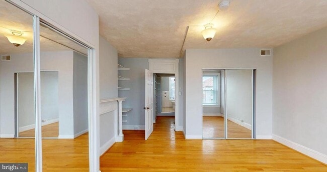 Building Photo - 1228 Fairmont St NW