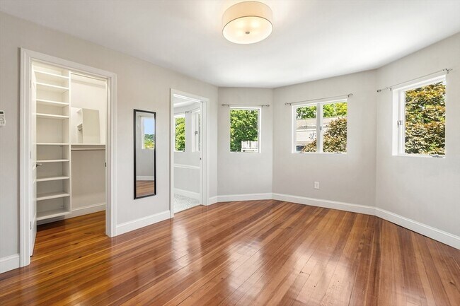 Building Photo - 159 Cowper St