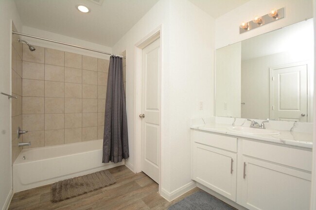 Building Photo - 1982 Rd 5714