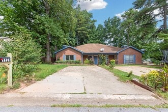 Building Photo - 1121 Brookstone Rd