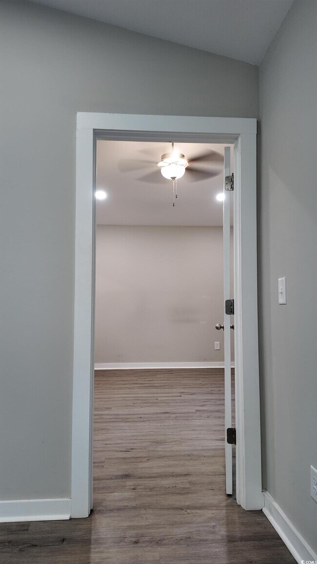 Building Photo - 1561 Heirloom Dr
