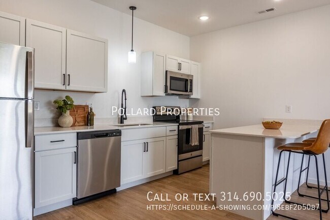 Building Photo - 802 Parkview Dr