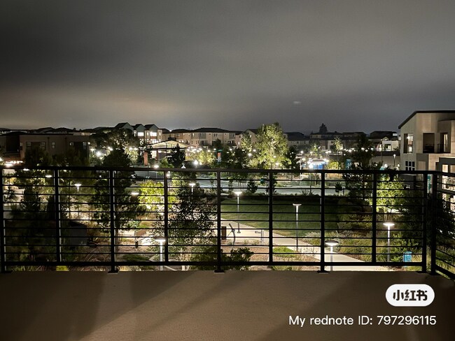 Building Photo - 139 Glance