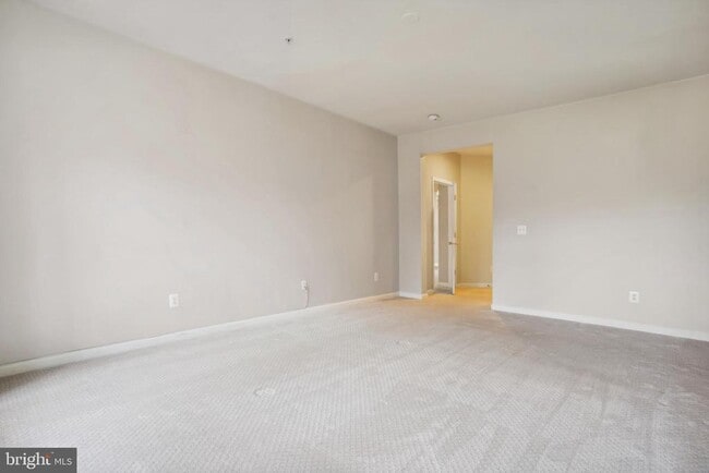 Building Photo - 13930 Greendale Dr