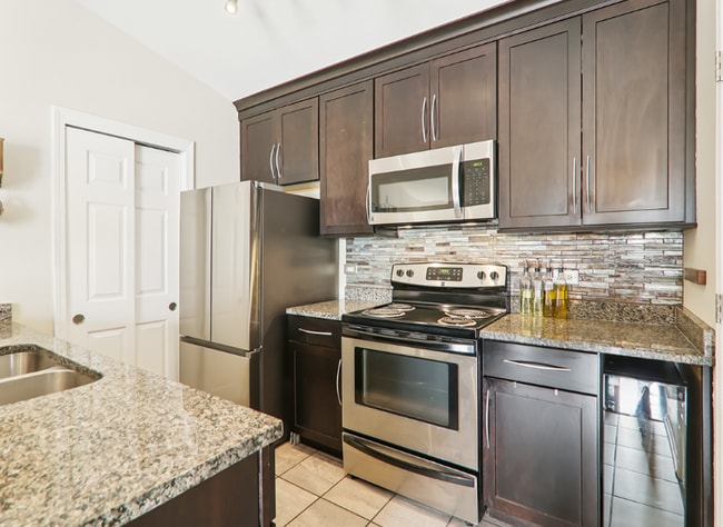 Building Photo - 1374 Cunat Ct