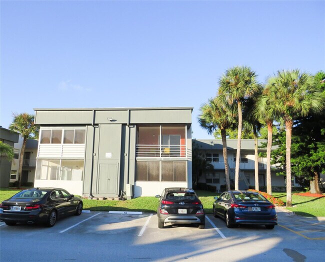 Building Photo - 343 Normandy Ln