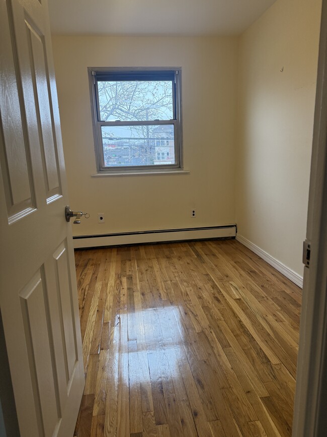 Bedroom 3 - 6961 Alderton St