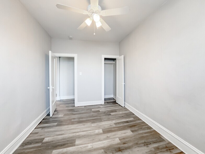 Building Photo - 4854 N Damen Ave