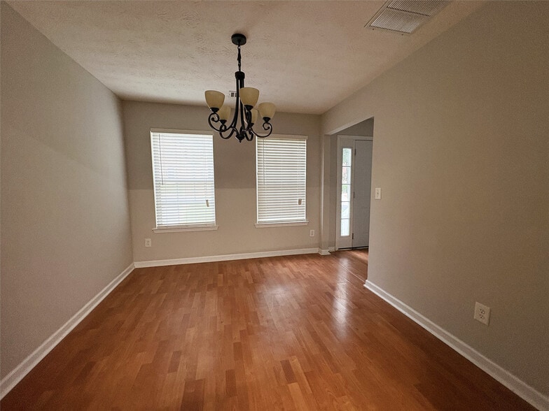 Building Photo - 1863 Skylar Leigh Dr
