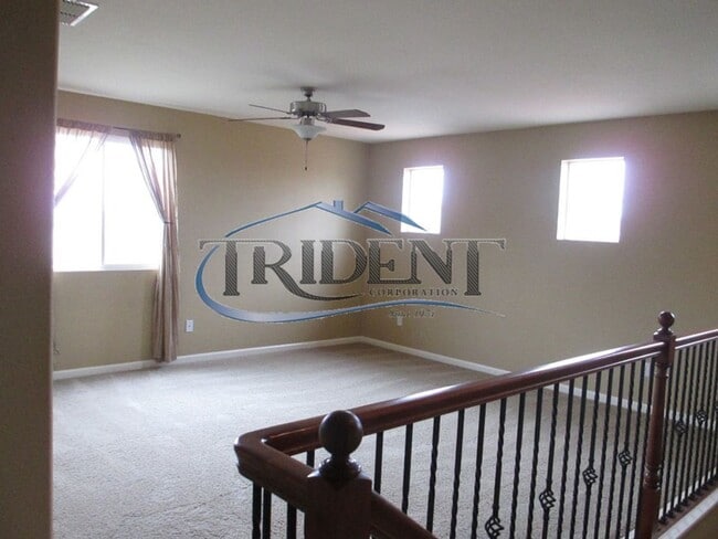 Building Photo - *OPEN HOUSE CANCELED* 3 bedroom, 3 bath house with Bonus Room