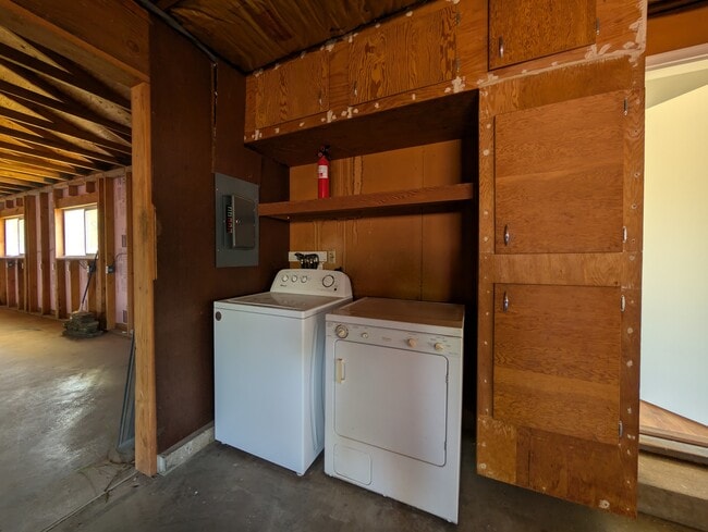 Building Photo - 1117 NW Oak Ave