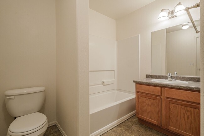 Building Photo - 2475 Theresea Ln