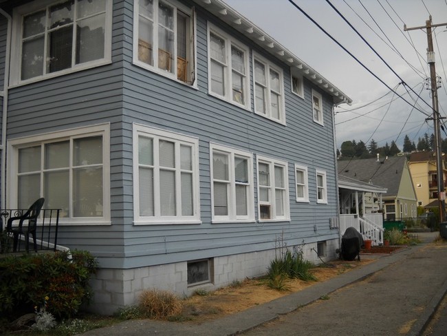 Building Photo - Alki Park