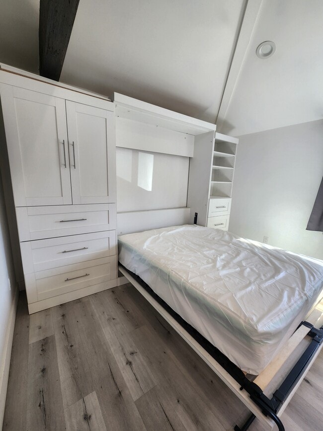 Building Photo - 6307 Calvin Ave