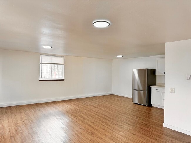 Building Photo - 7115 44th Ave S