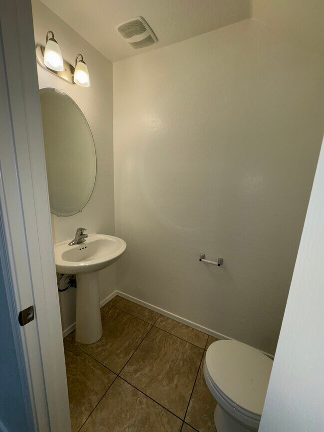 Building Photo - Brand New Home in Gated Community!