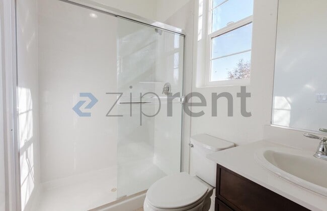 Building Photo - 873 Willow Bridge Dr