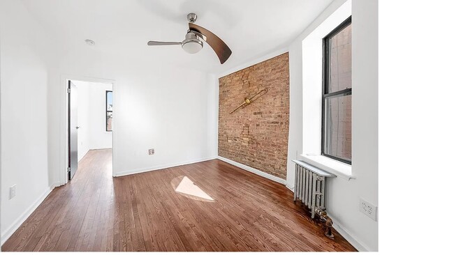 Building Photo - 185 E 2nd St