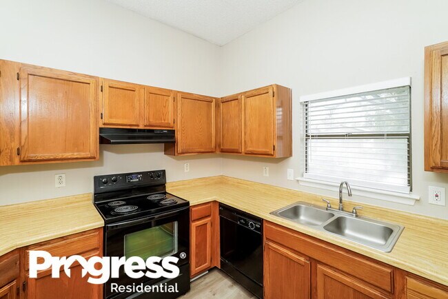 Building Photo - 8409 Forest Ridge Dr
