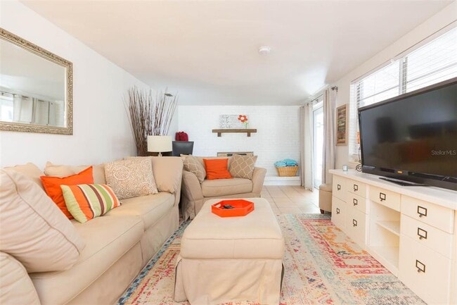 Building Photo - 4206 W Wisconsin Ave